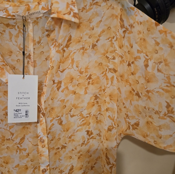 Womens Sheer Floral Blouse - Yellow. By Stitch and Feather Size Small - Picture 11 of 12